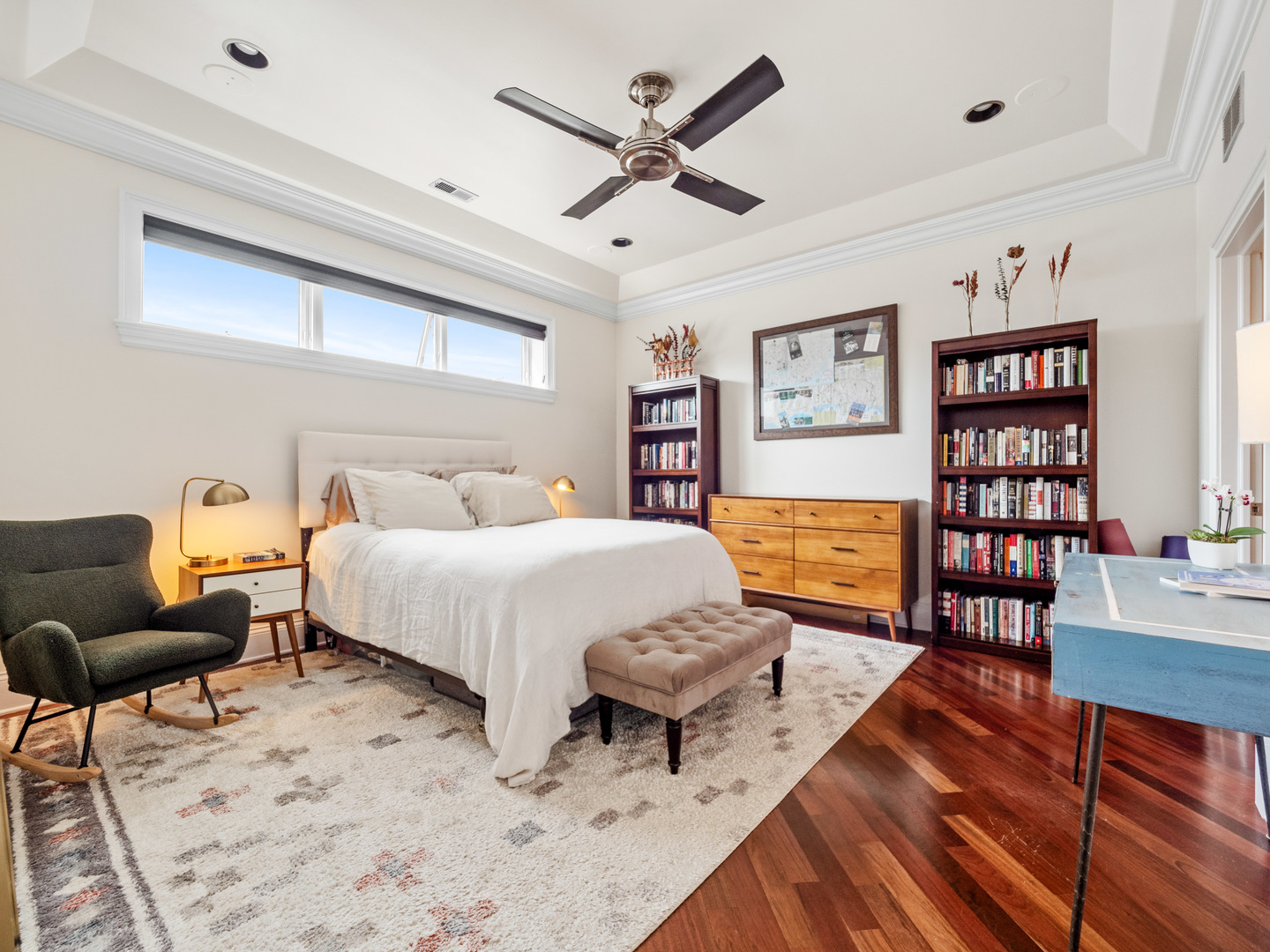 4809 N California Avenue Unit: 2W