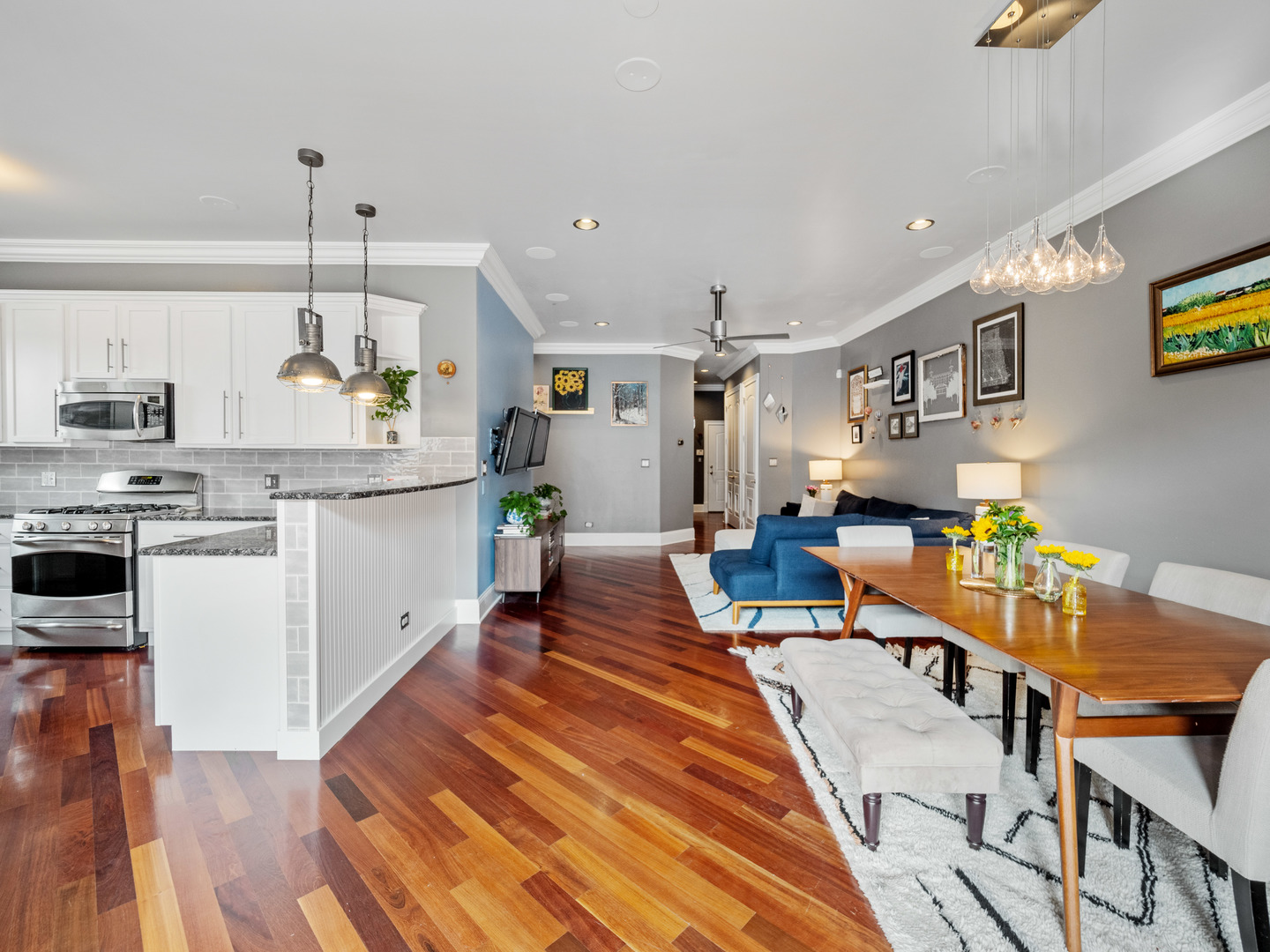 4809 N California Avenue Unit: 2W