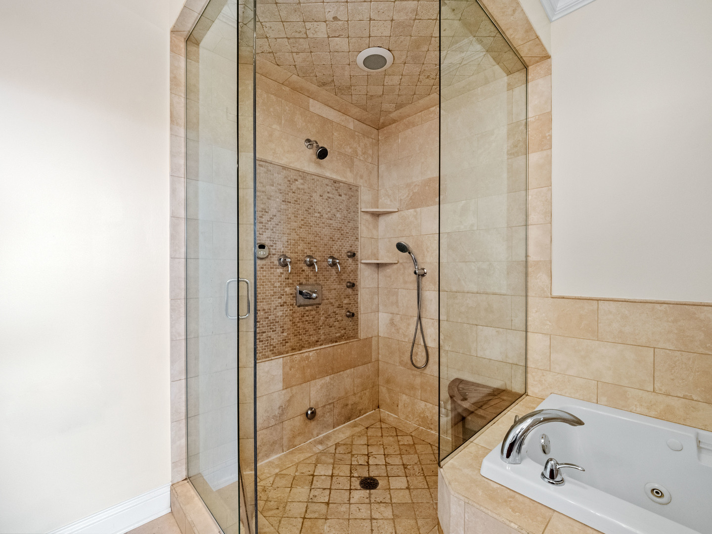 4809 N California Avenue Unit: 2W