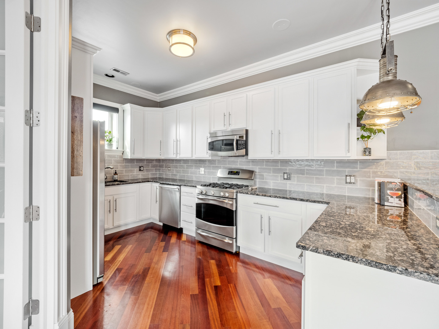 4809 N California Avenue Unit: 2W