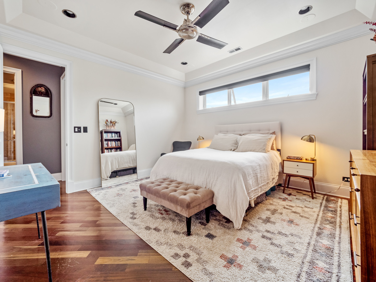 4809 N California Avenue Unit: 2W
