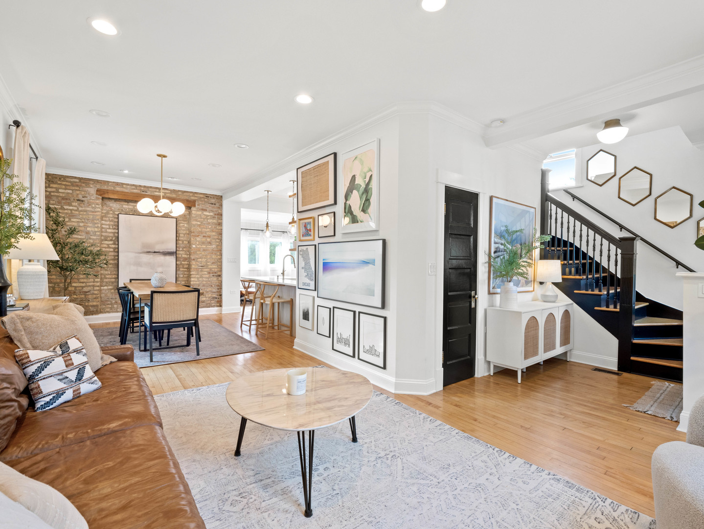 2500 N FRANCISCO Avenue