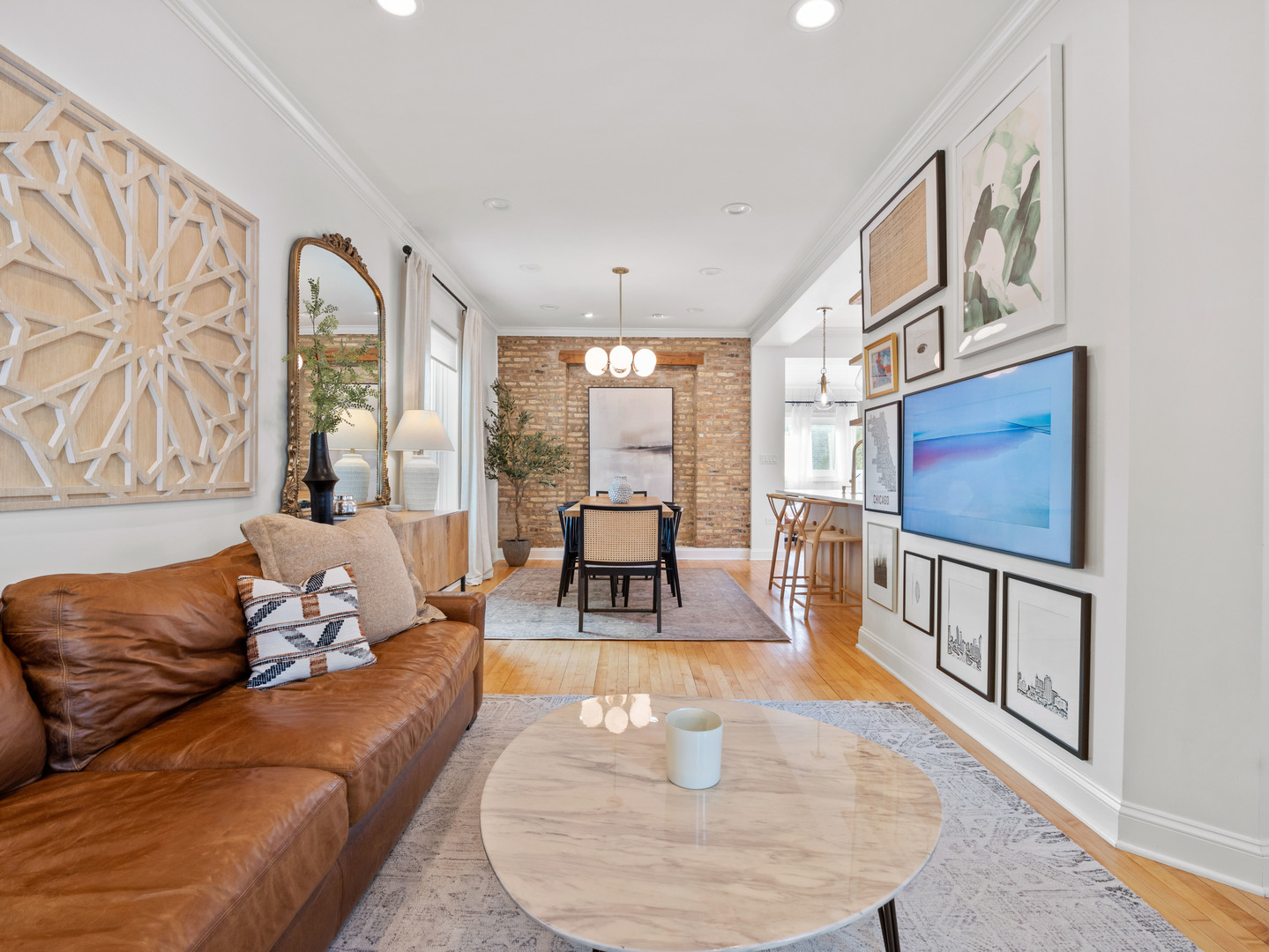 2500 N FRANCISCO Avenue