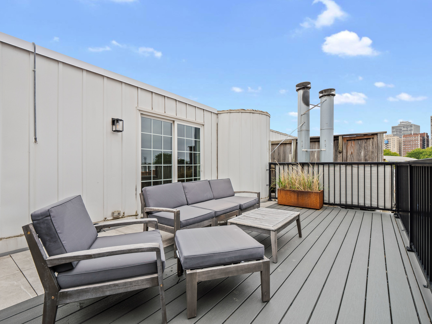 339 W Webster Avenue Unit: 8H