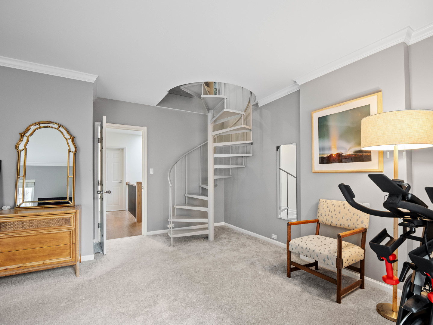339 W Webster Avenue Unit: 8H