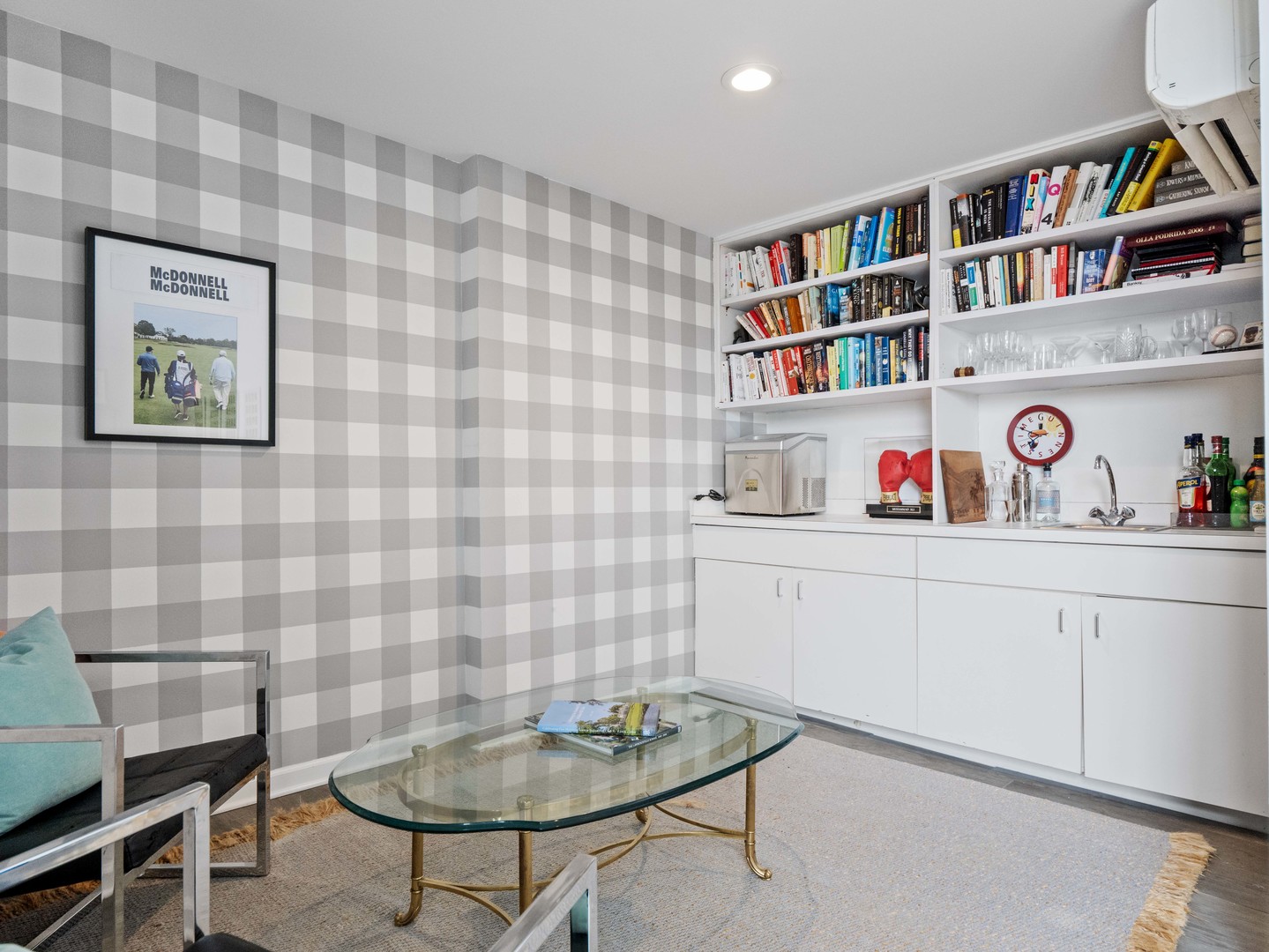 339 W Webster Avenue Unit: 8H