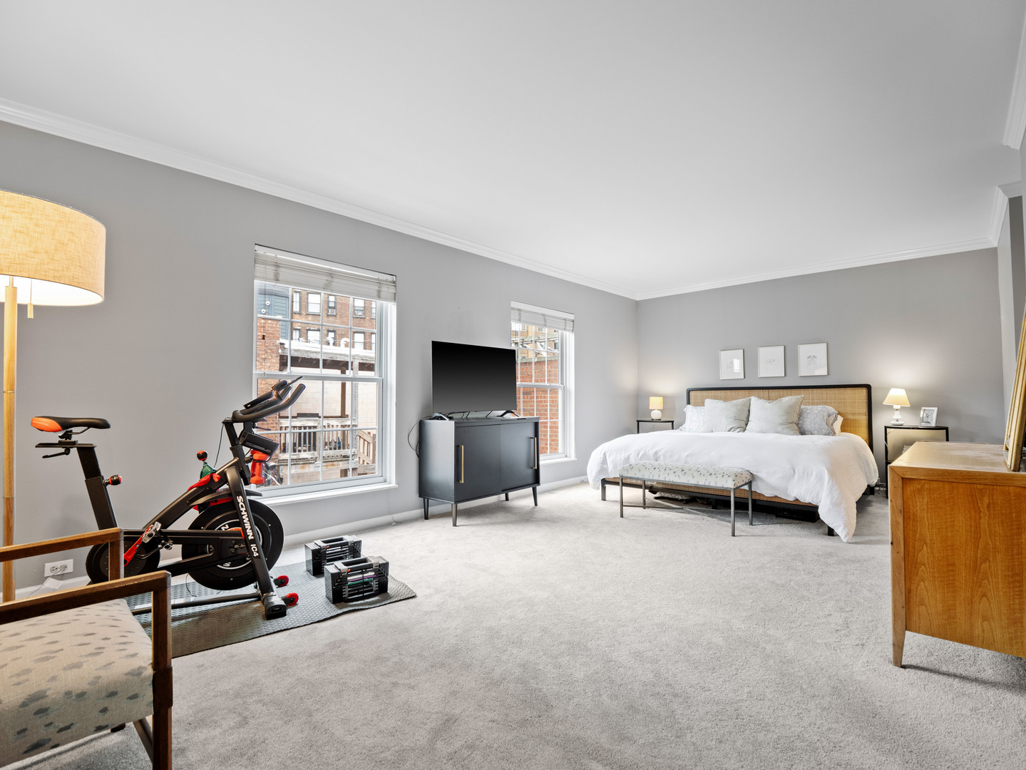 339 W Webster Avenue Unit: 8H
