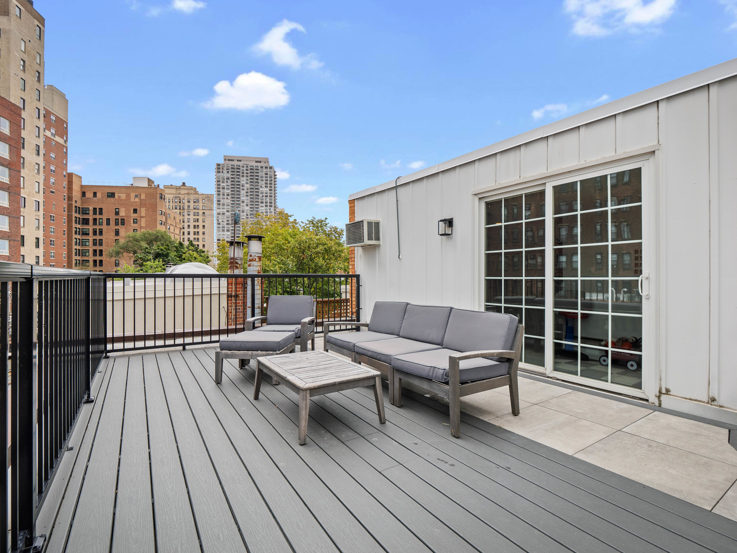 339 W Webster Avenue Unit: 8H