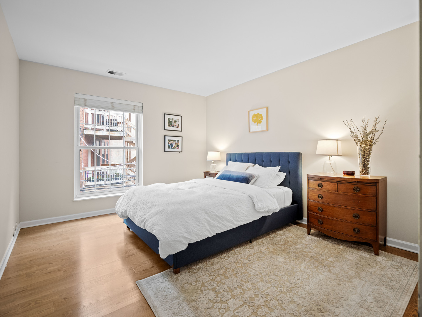 339 W Webster Avenue Unit: 8H