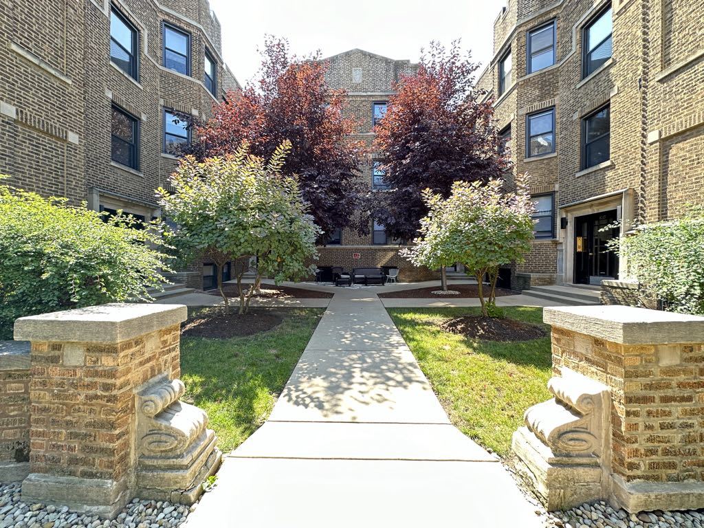 629 W CORNELIA Avenue Unit: GDN
