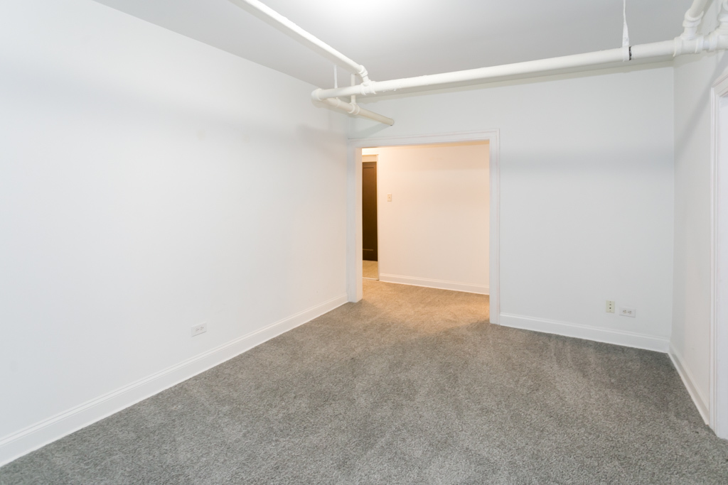 629 W CORNELIA Avenue Unit: GDN