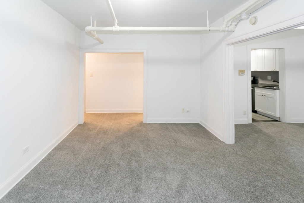 629 W CORNELIA Avenue Unit: GDN