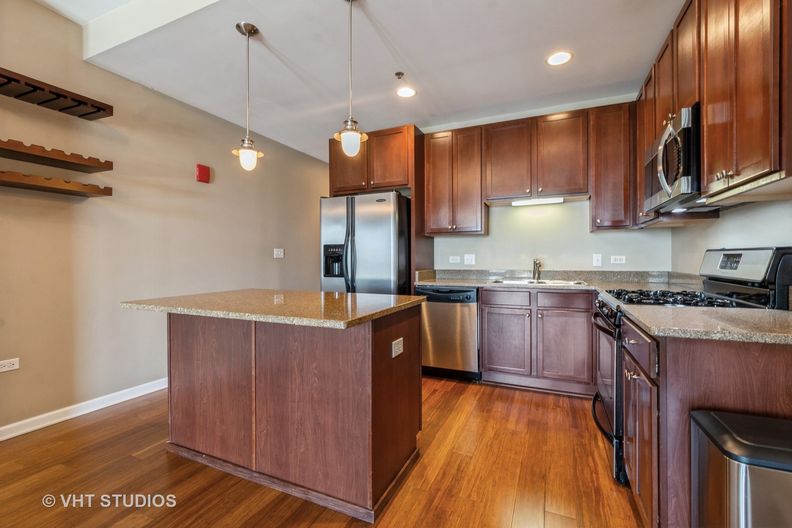 828 W GRACE Street Unit: 1304