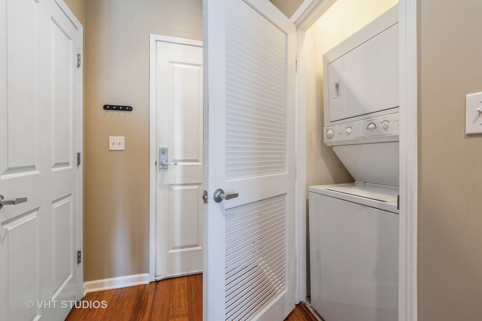 828 W GRACE Street Unit: 1304