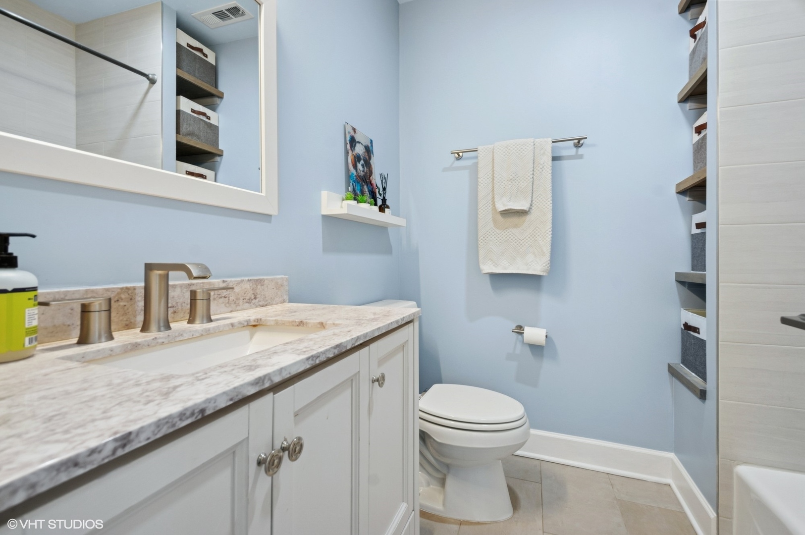 3059 N Lincoln Avenue Unit: C