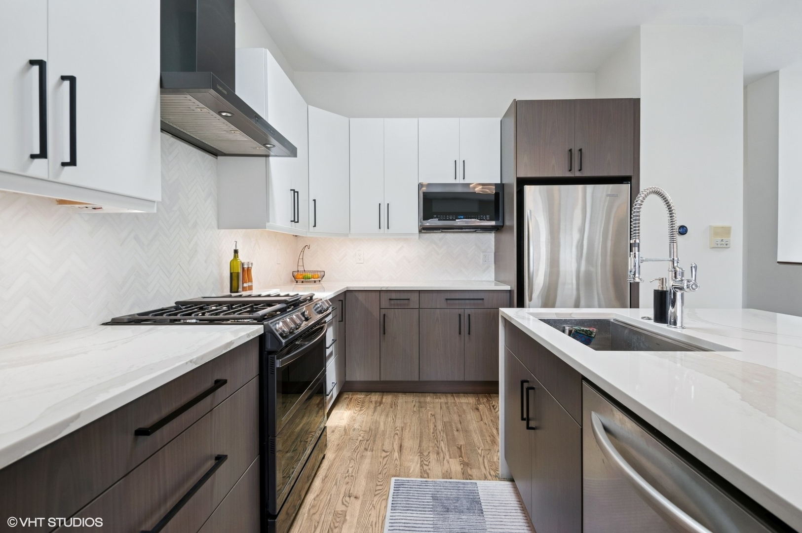 3059 N Lincoln Avenue Unit: C