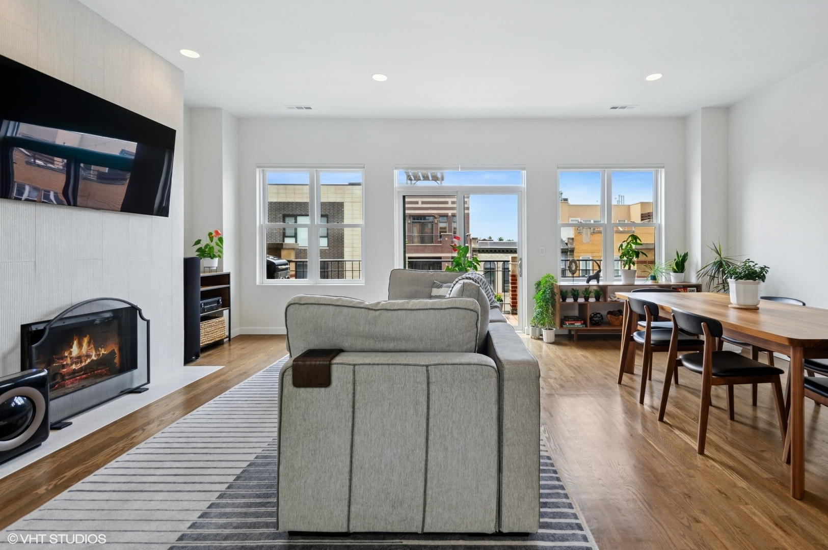 3059 N Lincoln Avenue Unit: C