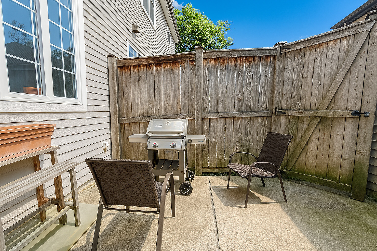 4253 Linden Tree Lane