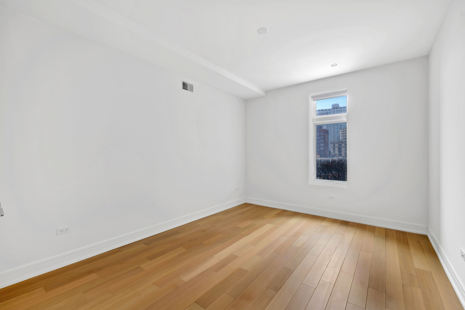 434 W Melrose Street Unit: 303
