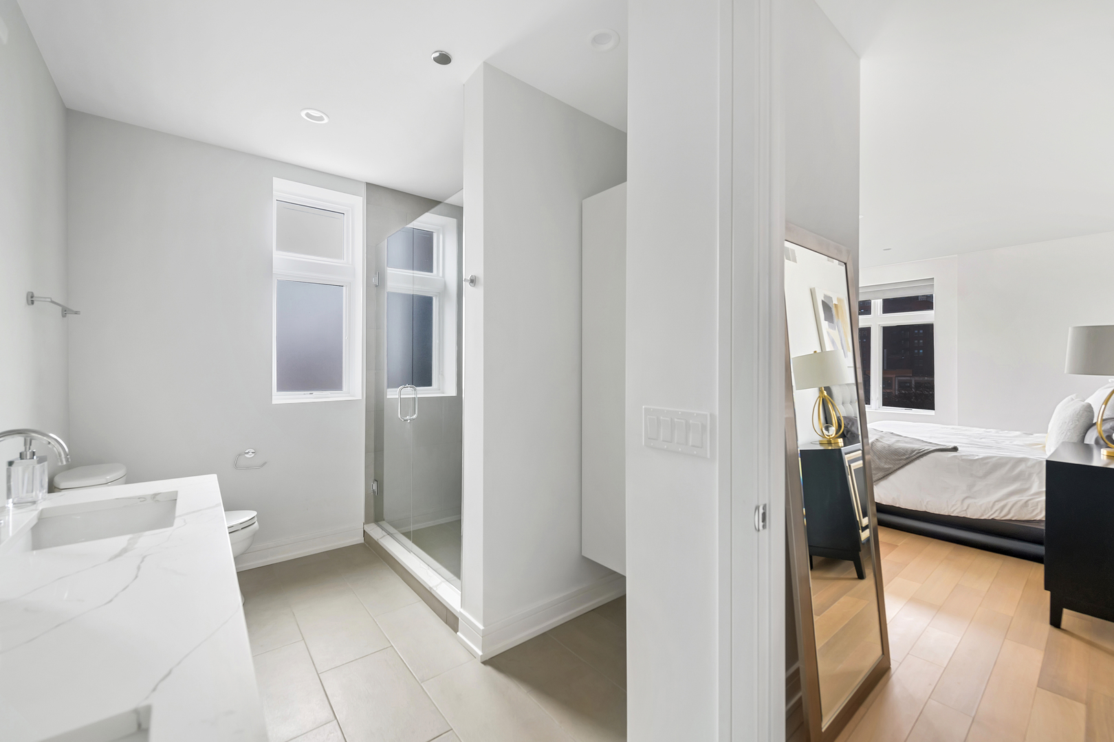 434 W Melrose Street Unit: 303