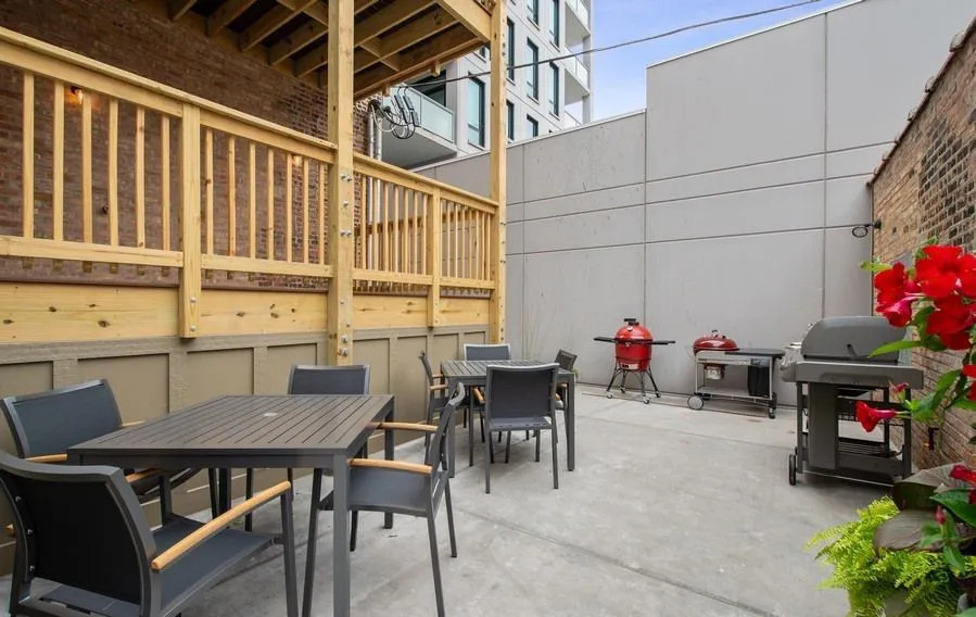 544 W Wellington Avenue Unit: 3E