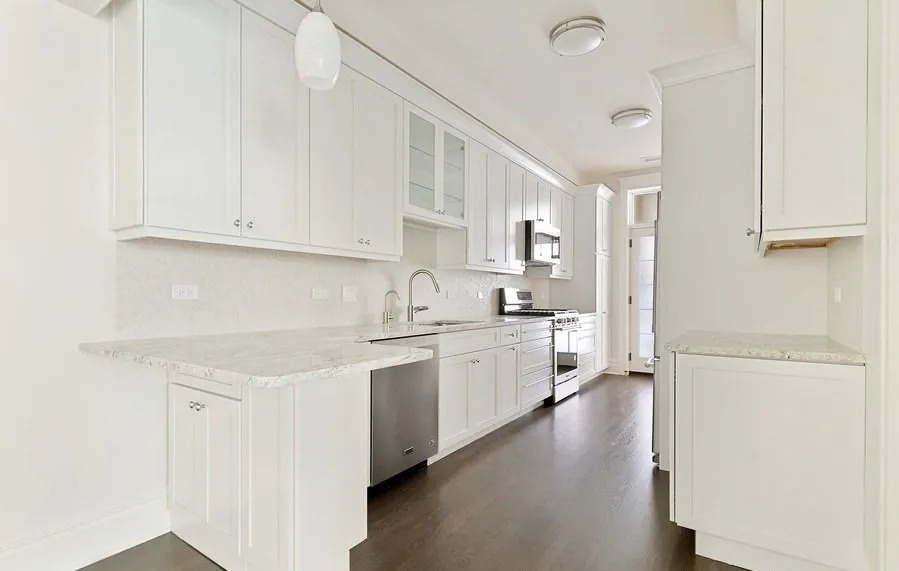 544 W Wellington Avenue Unit: 3E