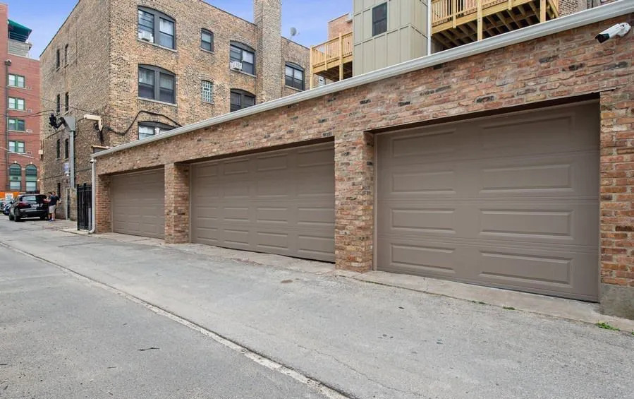 544 W Wellington Avenue Unit: 3E