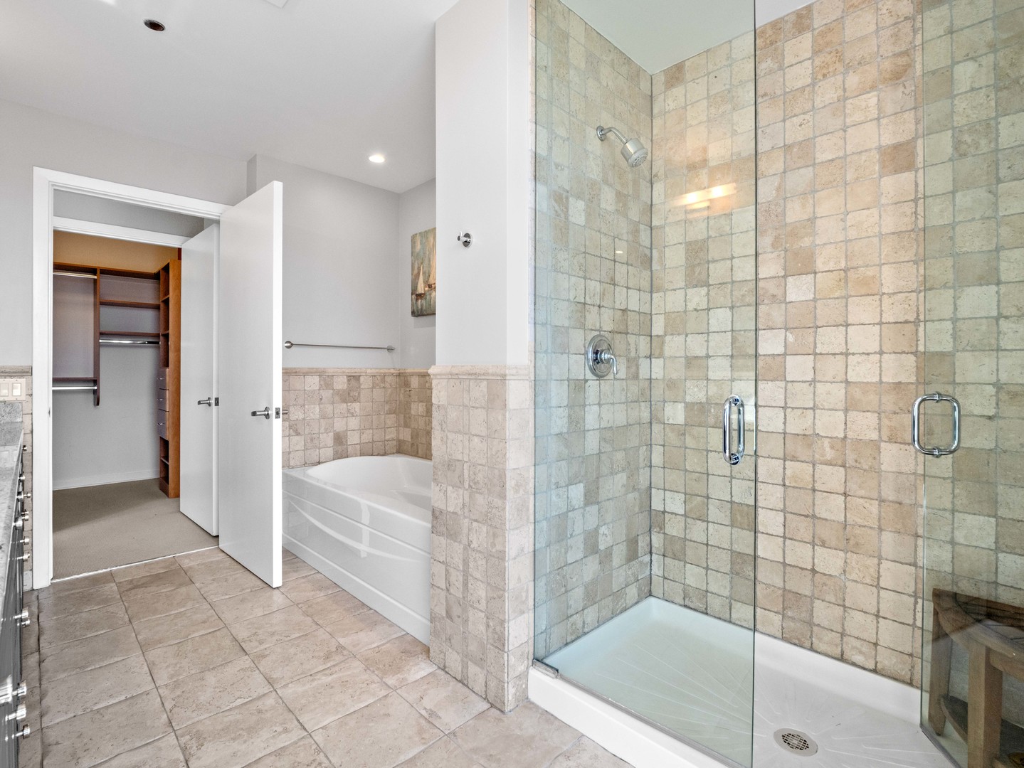 720 N Larrabee Street Unit: 604
