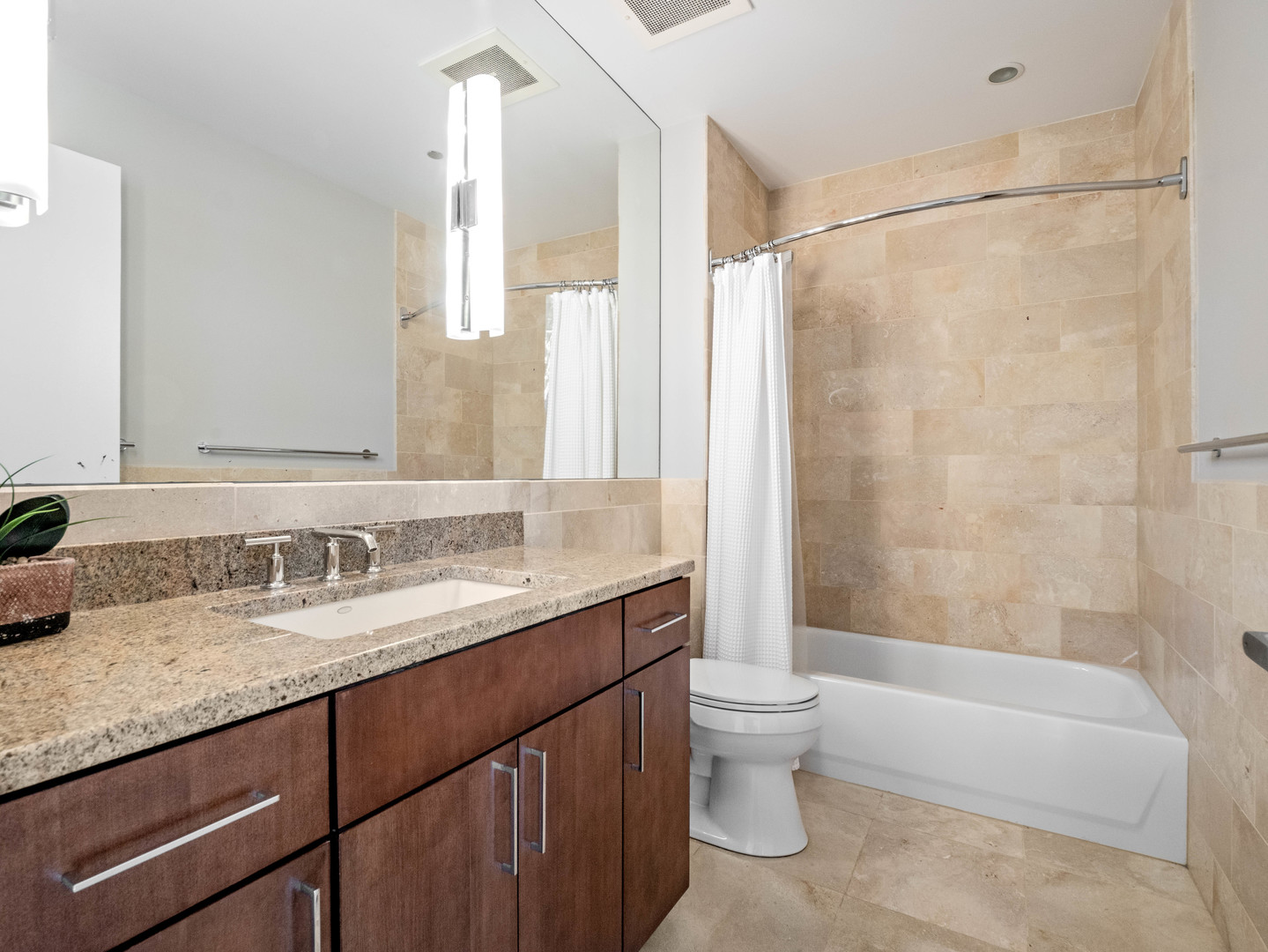 720 N Larrabee Street Unit: 604