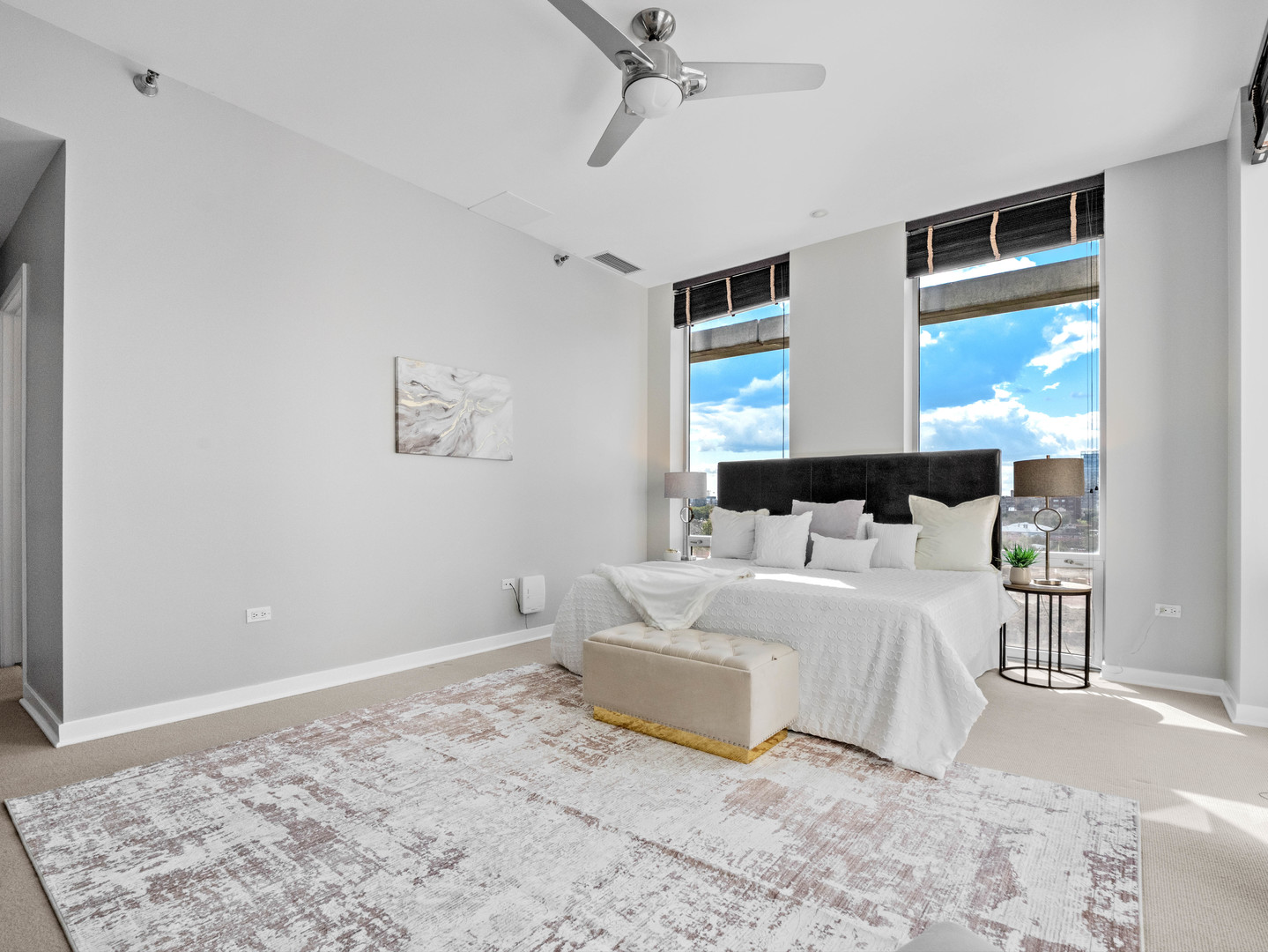 720 N Larrabee Street Unit: 604