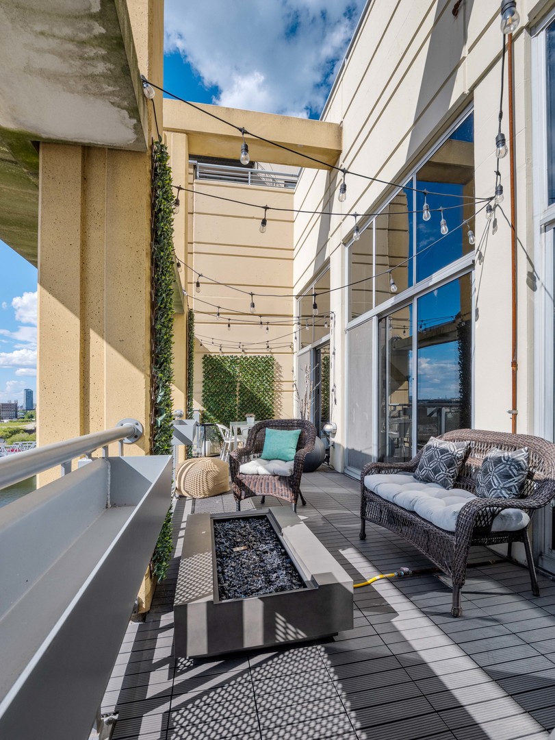 720 N Larrabee Street Unit: 604