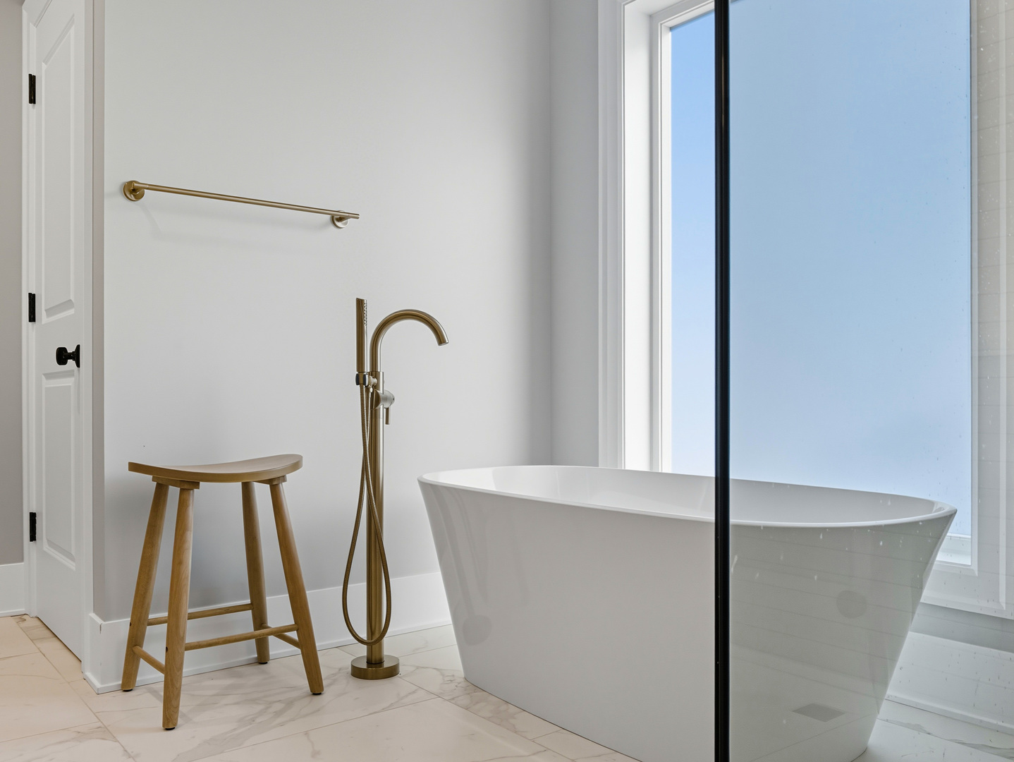 2501 N Sawyer Avenue