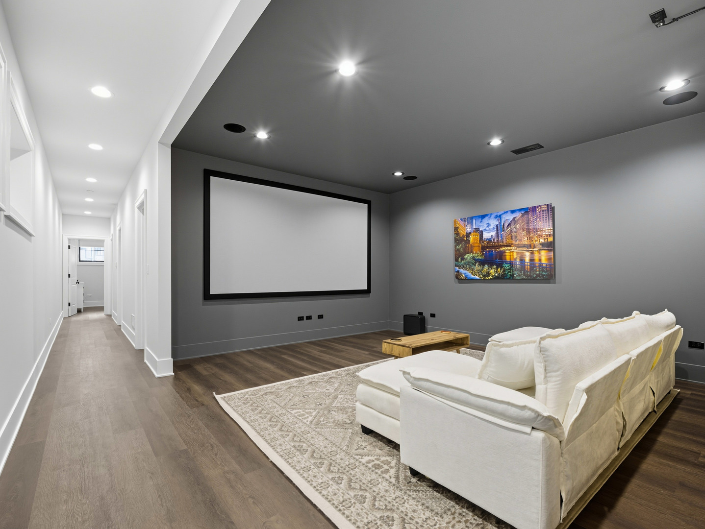 2501 N Sawyer Avenue