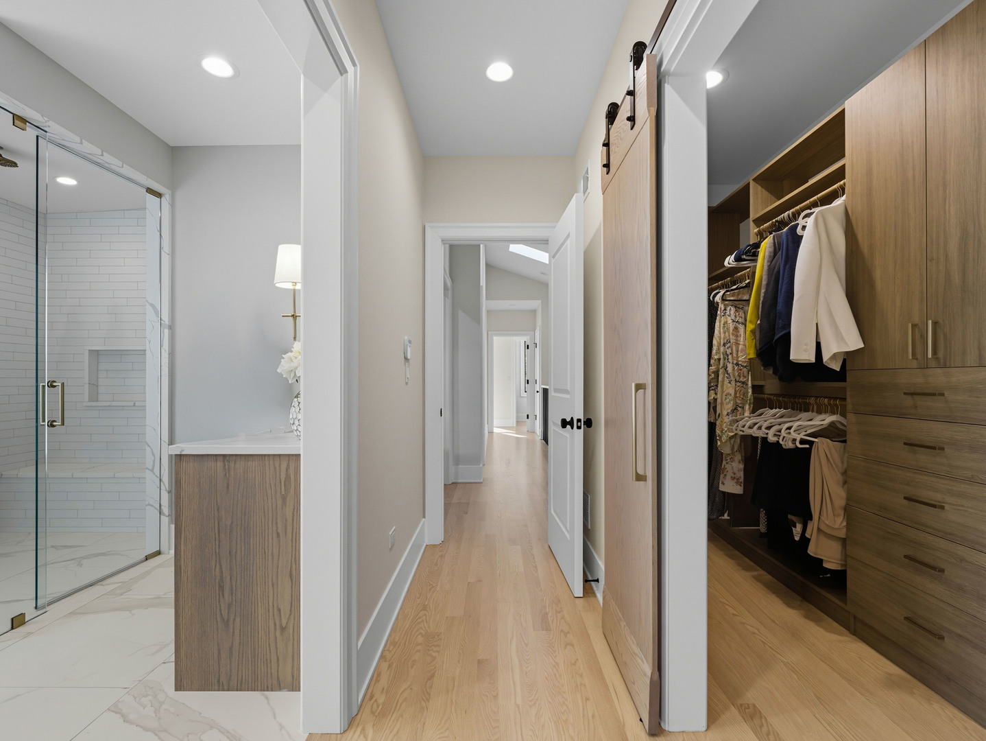 2501 N Sawyer Avenue