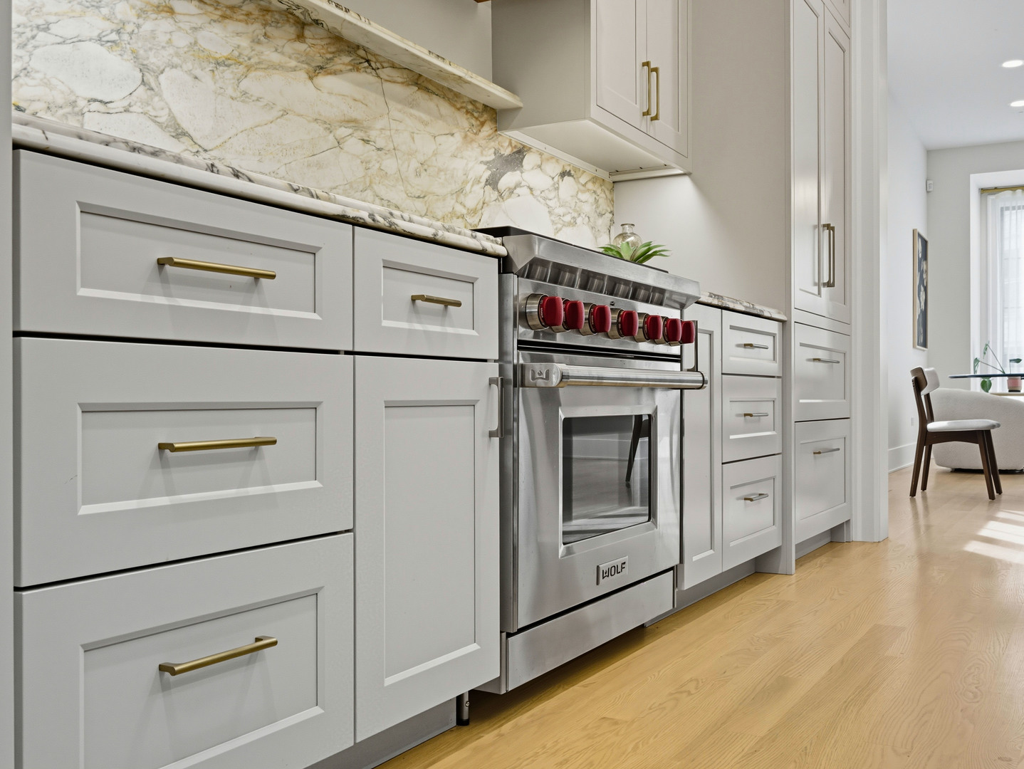 2501 N Sawyer Avenue