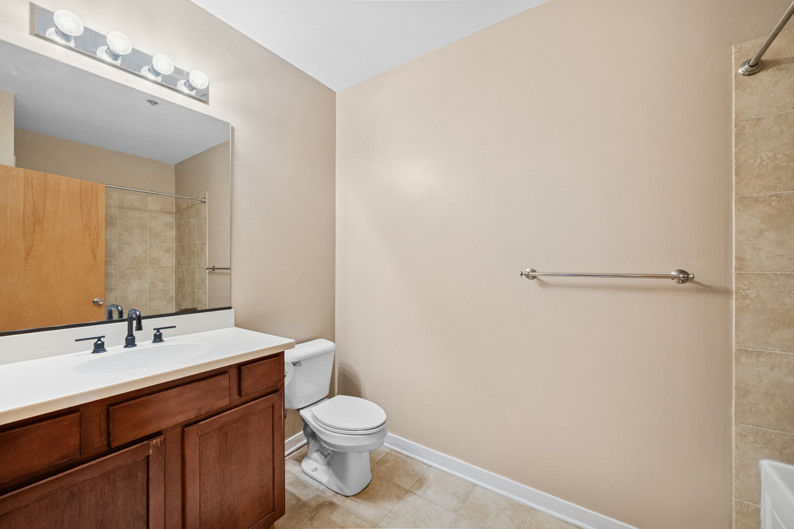 3963 W Belmont Avenue Unit: 310
