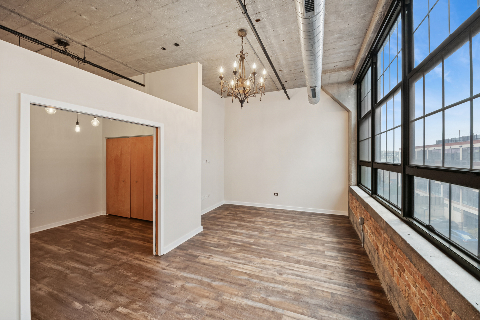 3963 W Belmont Avenue Unit: 310