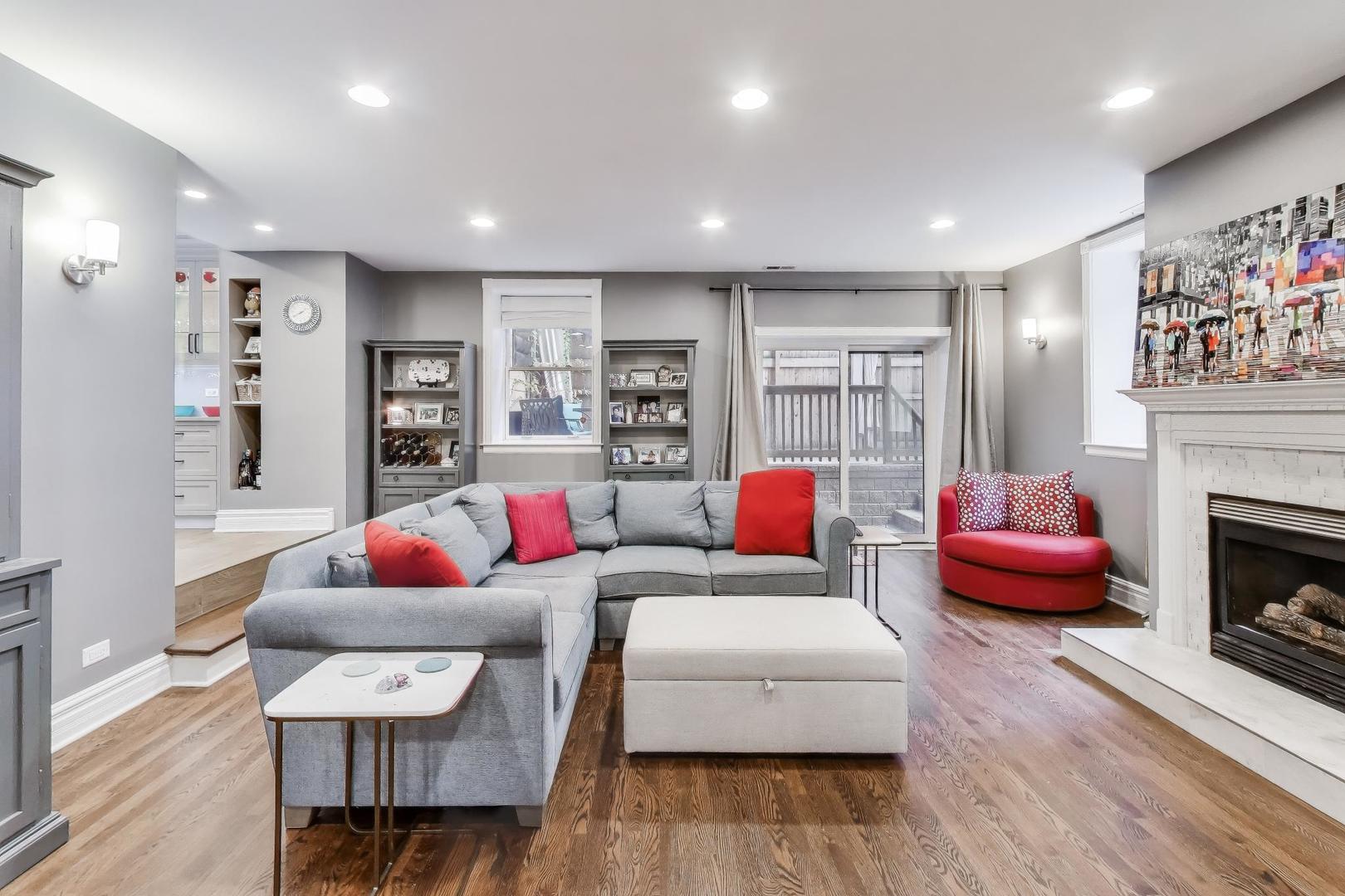 643 W Roscoe Avenue Unit: D1