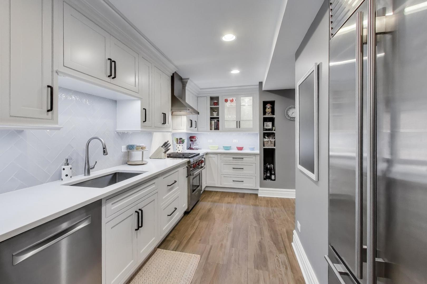 643 W Roscoe Avenue Unit: D1