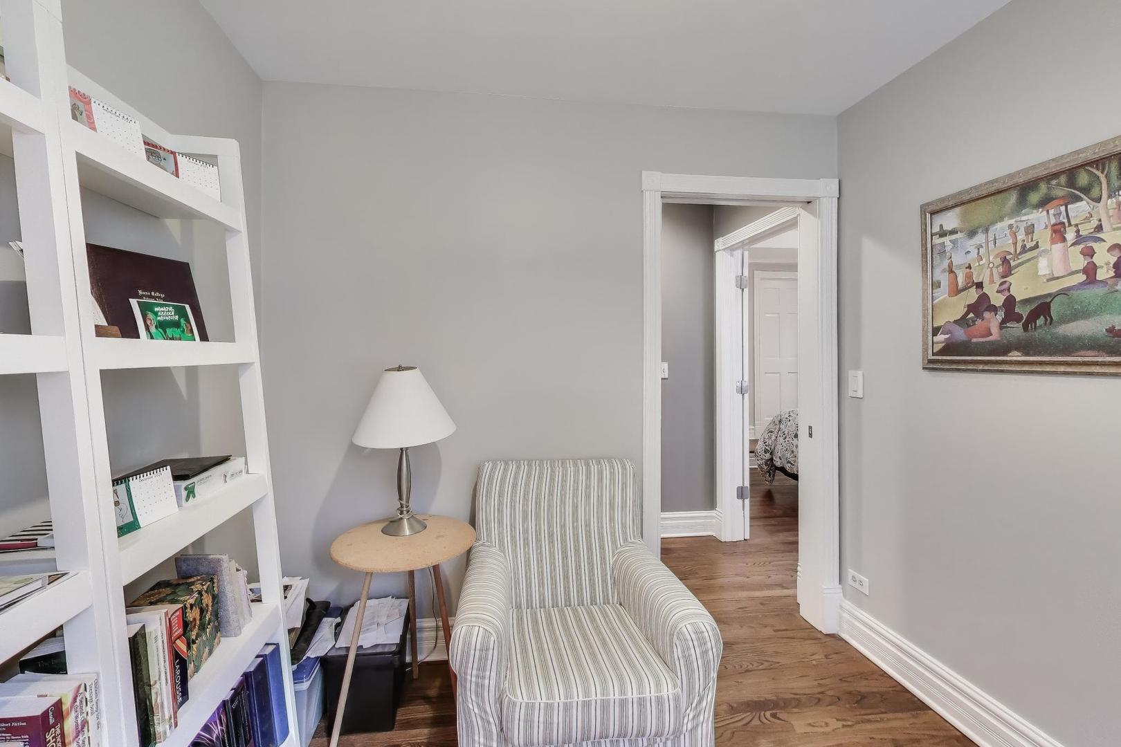 643 W Roscoe Avenue Unit: D1