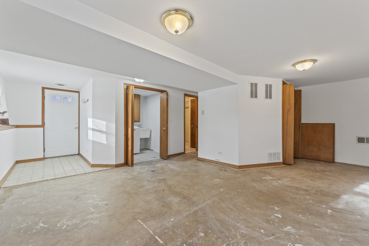 5310 Larkspur Lane
