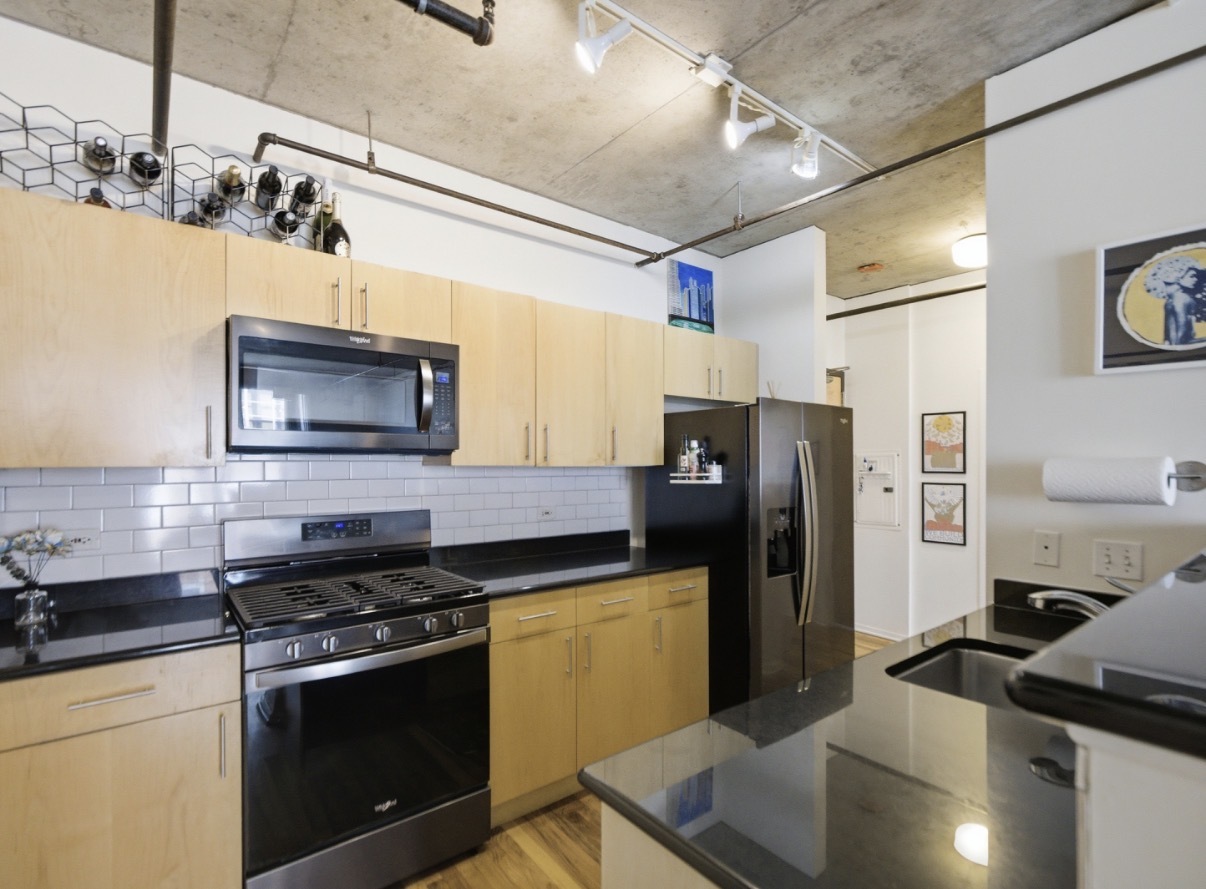 700 W Van Buren Street Unit: 602