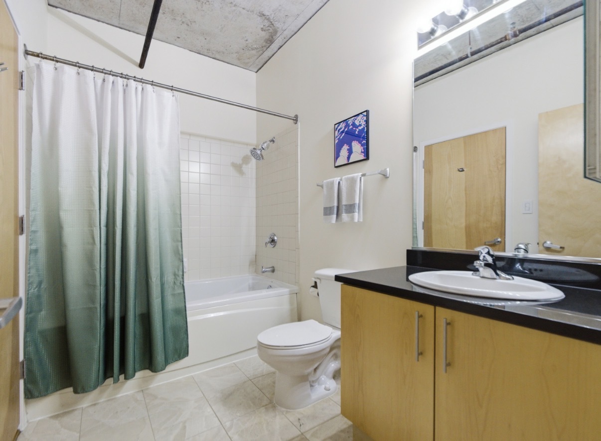 700 W Van Buren Street Unit: 602