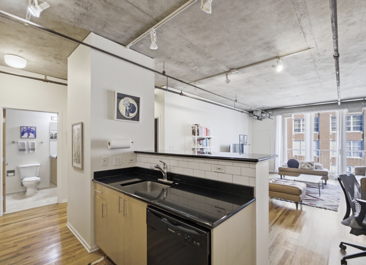 700 W Van Buren Street Unit: 602