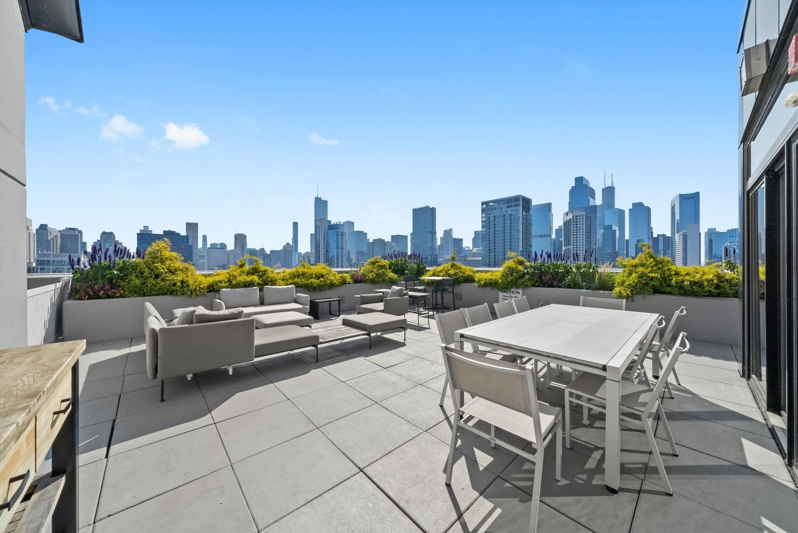 435 W Erie Street Unit: 1708