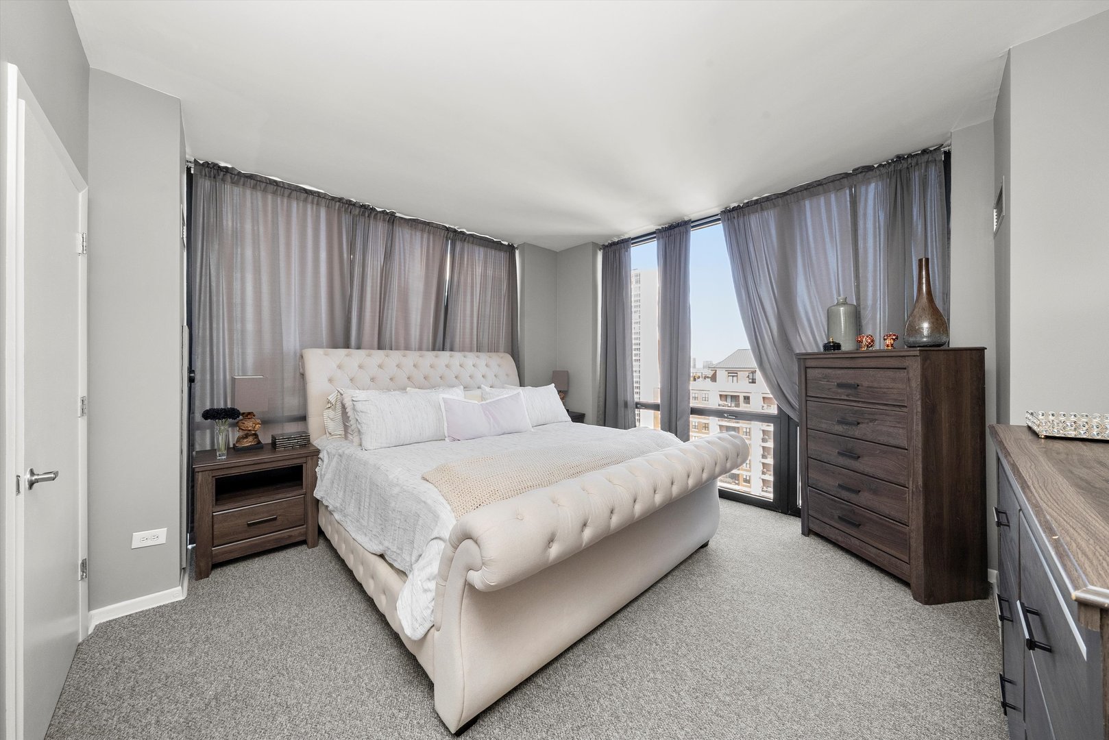 435 W Erie Street Unit: 1708