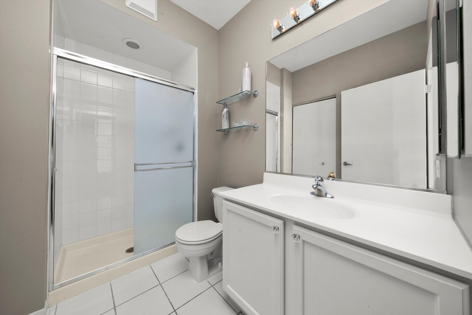 435 W Erie Street Unit: 1708