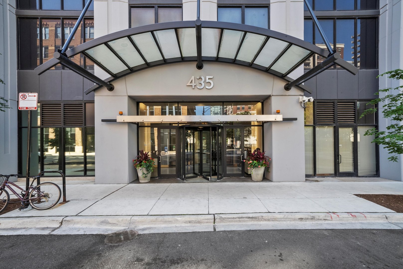 435 W Erie Street Unit: 1708