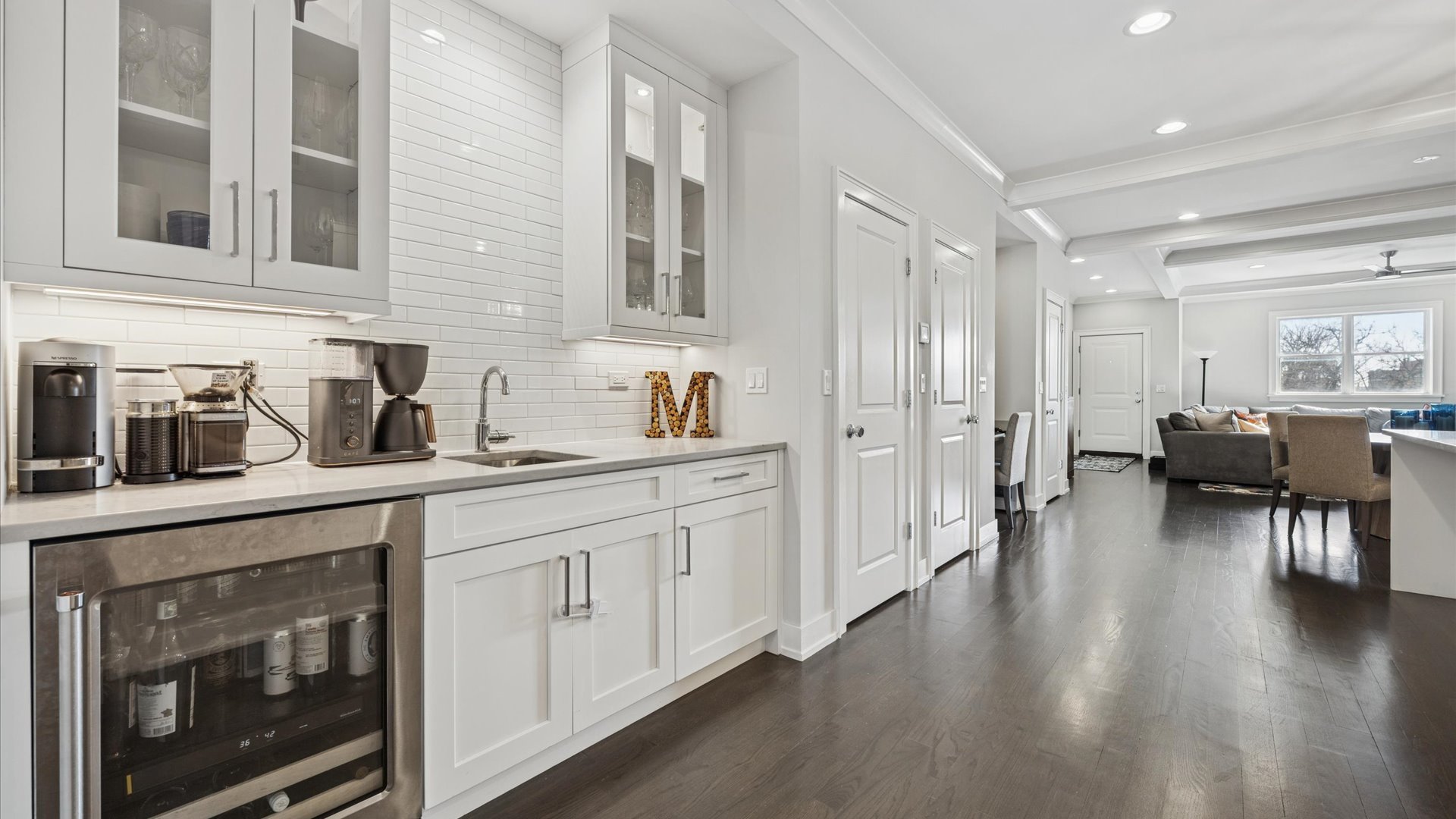 2341 W Roscoe Street Unit: 3W