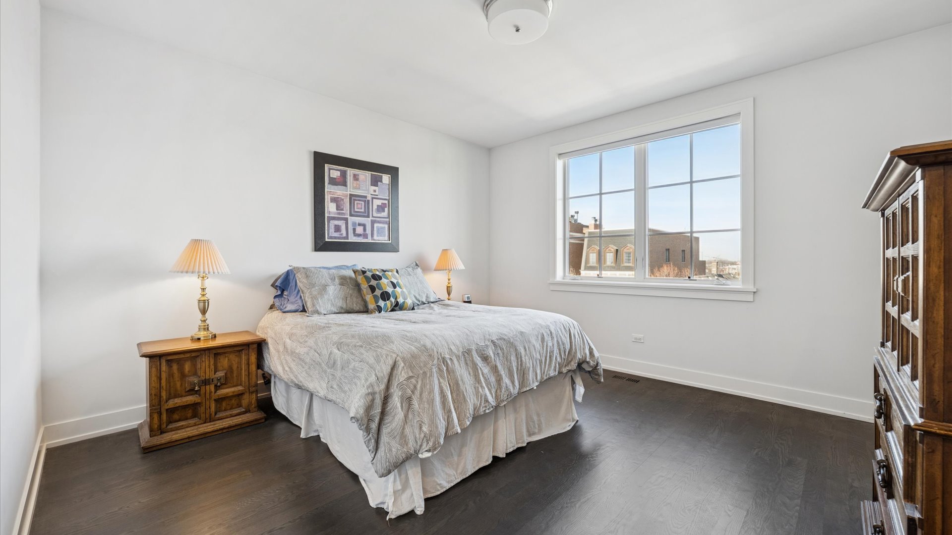 2341 W Roscoe Street Unit: 3W